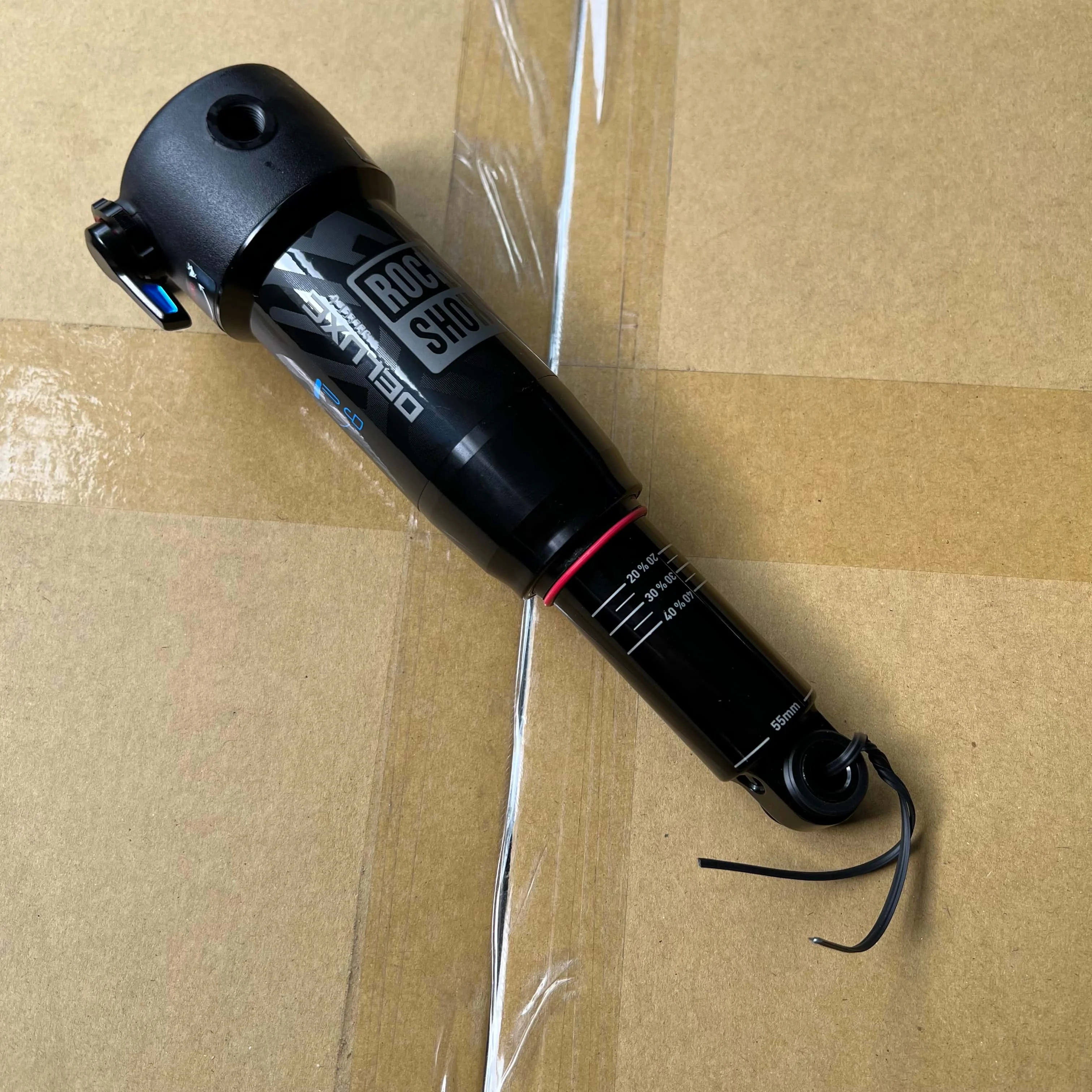 Фото Задний амортизатор ROCKSHOX Deluxe MTB Trail Bike Debon Air 185/205/225, шторка, пневматический софтхтейль, задние дегуты MTB №2