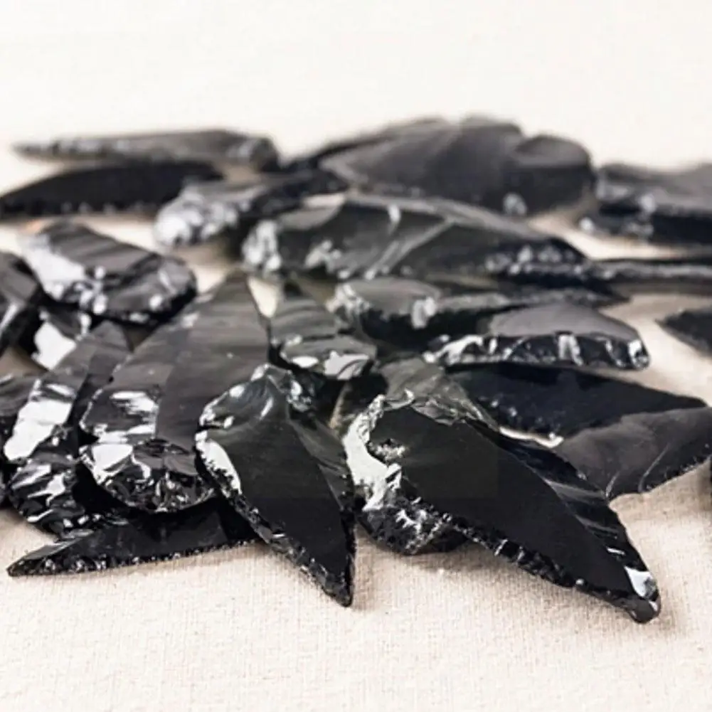 

1pcs Natural Obsidian Quartz Evil Spirit Crystal Halloween Reiki Energy Gift Diy Making Jewelry Decor Home Healing Stone Q0t8