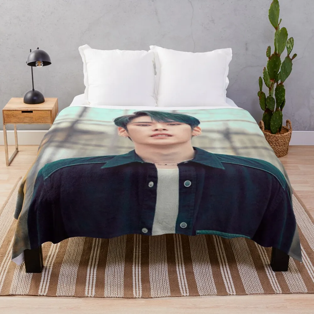 

Lee Know Double Knot logo Stray Kids 3RACHA Throw Blanket Decorative Blankets