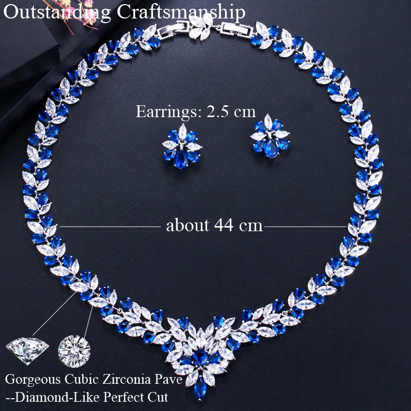 Комплект из колье и серёг с фианитом