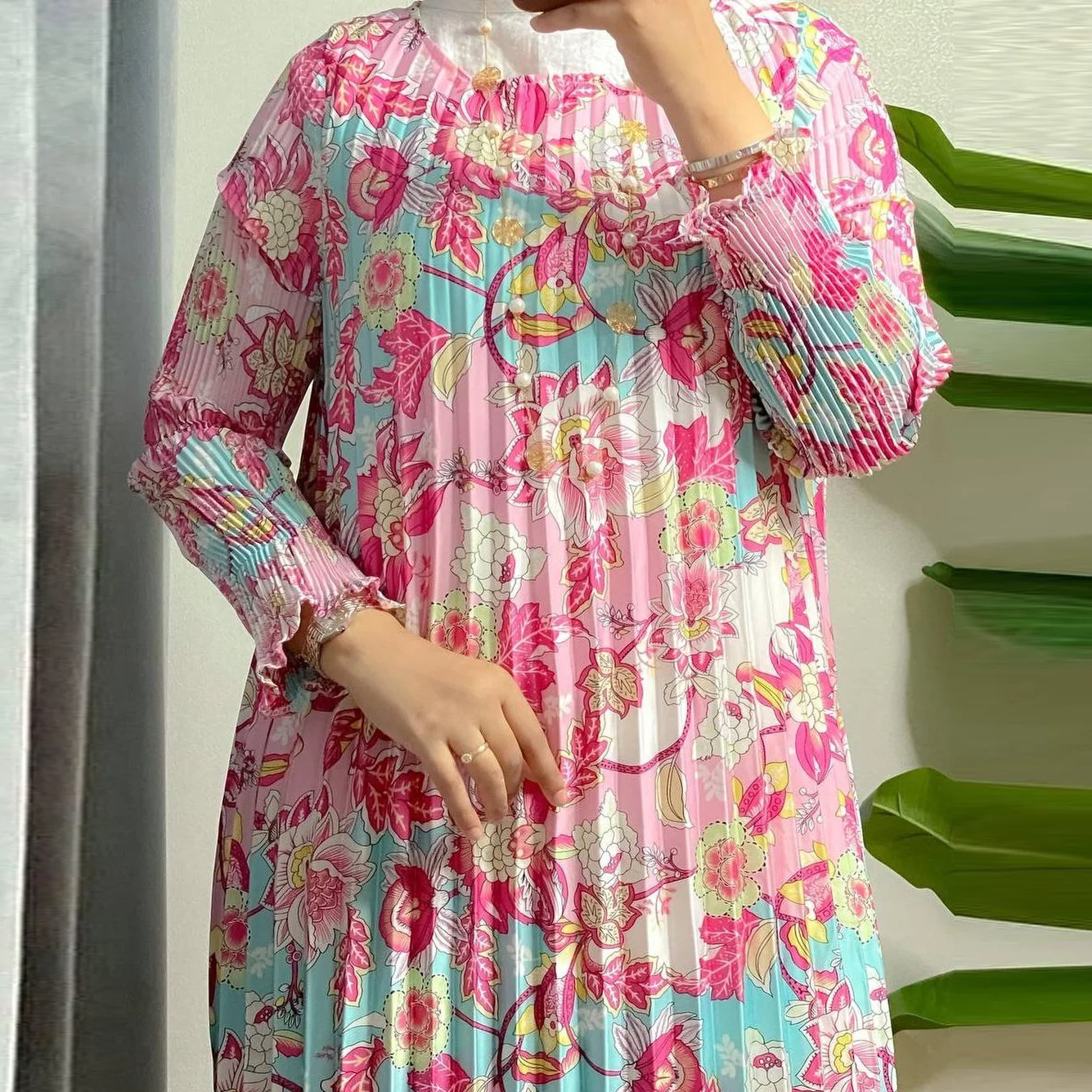 New 2022 Long Sleeve Satin Pleated Strap Modest Muslim Temperament Foreign Trade Dress Evening Dresses Abayas For Women Dubai