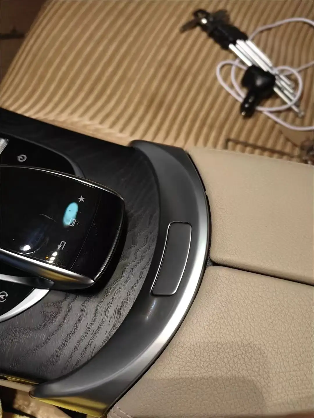 Фото Крышка кнопки центрального подлокотника и органайзера для Mercedes-Benz W205 W253 C-Class GLC A2056803407 A2056803307 №5