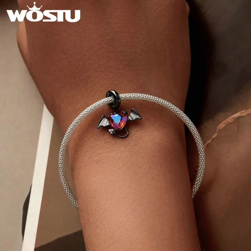 Подвеска в виде сердца из серебра 925 пробы с радужными кристаллами