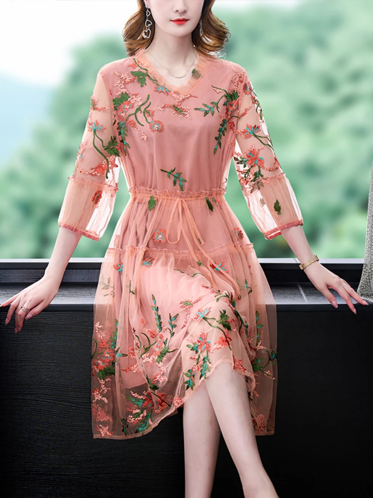 

Новинка весна-лето 2023, шелковое Сетчатое платье с вышивкой для тяжелой промышленности, летние большие женские свободные приталенные платья с коротким рукавом