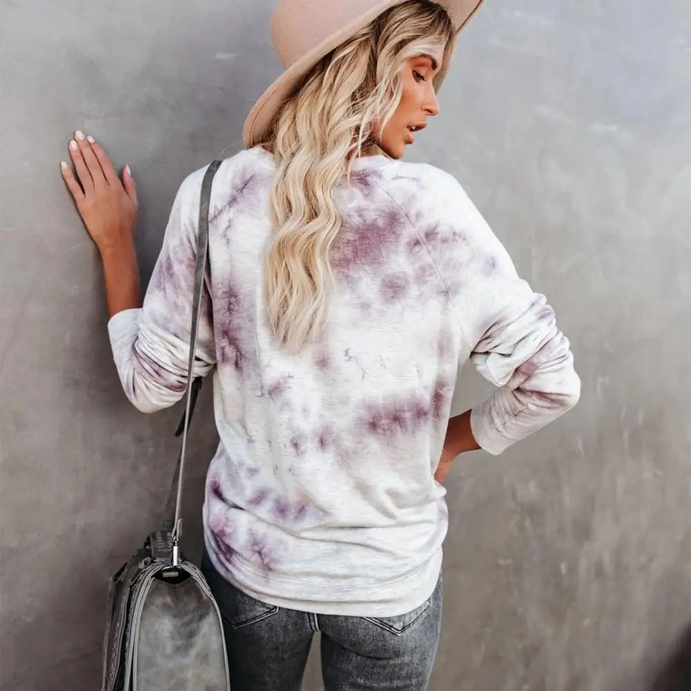 

Trendy Gradient Color Round Neck Bottom Top Ladies T-shirt Washable Dressing