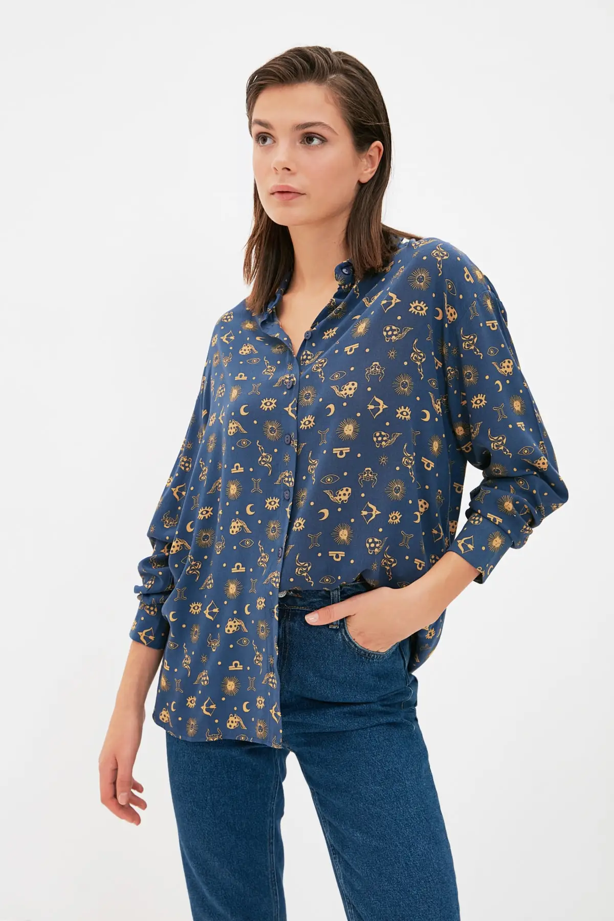 

Trendyol Printed Shirt TWOAW22GO0764