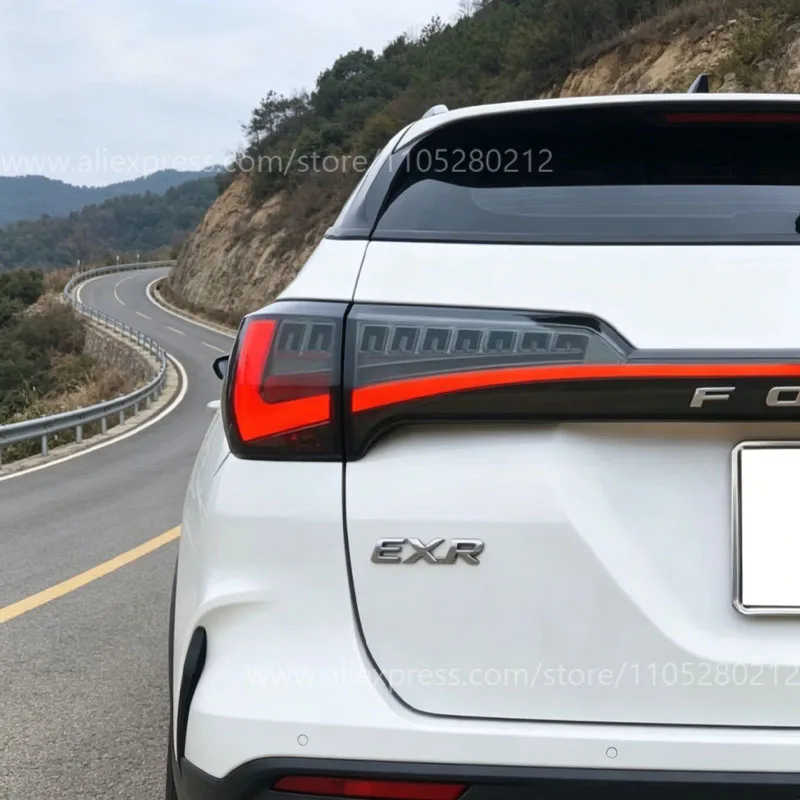 Фото Подходит для Toyota Fortuner 2016-2021 годов выпуска, улучшенный задний спойлер со светодиодными стоп-сигналами, дневными ходовыми огнями и бампером. №3