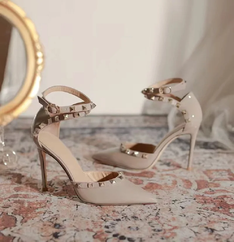 Spring /Summer Fashion Brand Women 's High Heels Pointed Rivet Women's Sandals Sexy Party Pumps Comfortable Office Women's Shoes