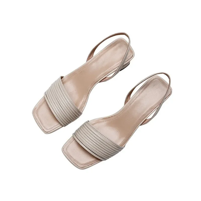 Рисунок 5 - Сандалии женские кожаные ручной работы