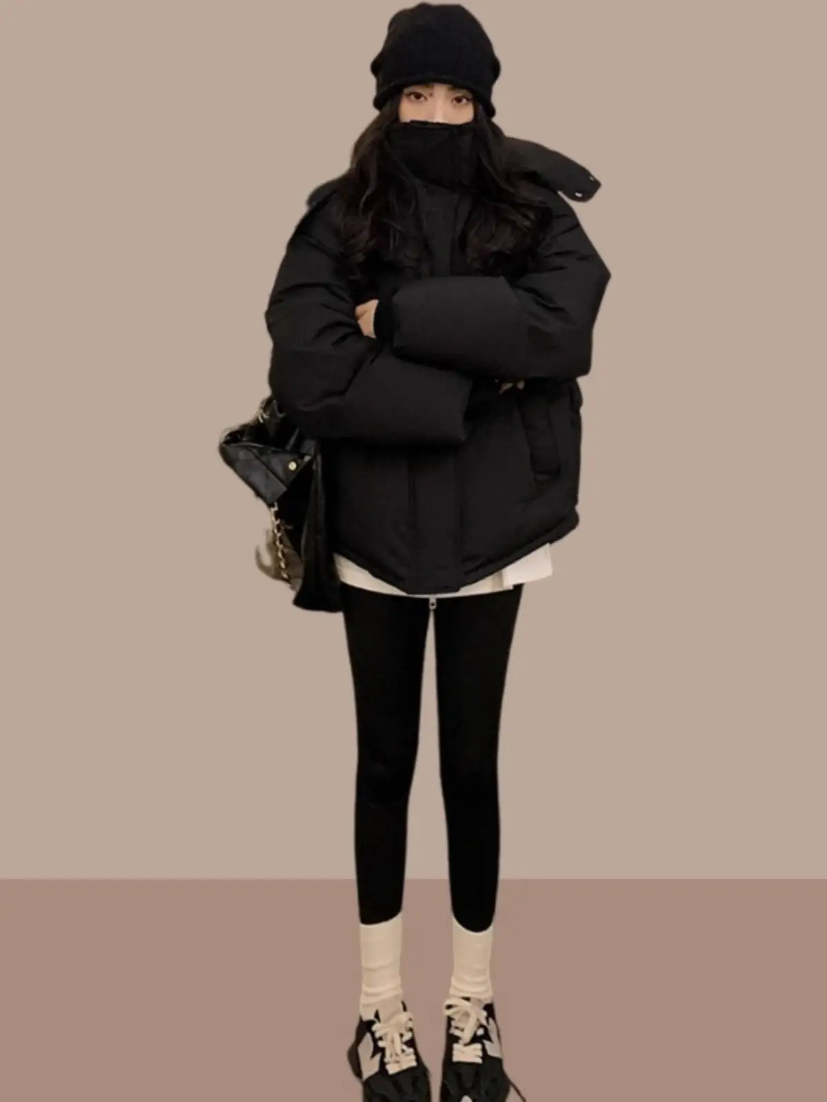 Черная универсальная куртка на хлопковой подкладке женская зимняя новая