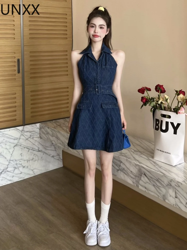 

Платье джинсовое Облегающее с V-образным вырезом, коротким рукавом и отложным воротником