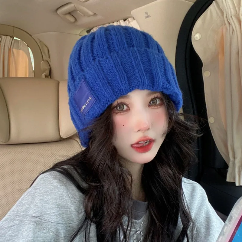 

Шапка-бини женская зимняя вязаная в стиле хип-хоп