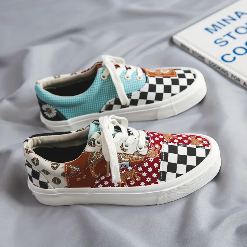 

Low Canvas Shoes New Lattice Mixed Colors Plus Size Male And Female Couples Chic Point Retro Casual Fashion Skateboard Shoes