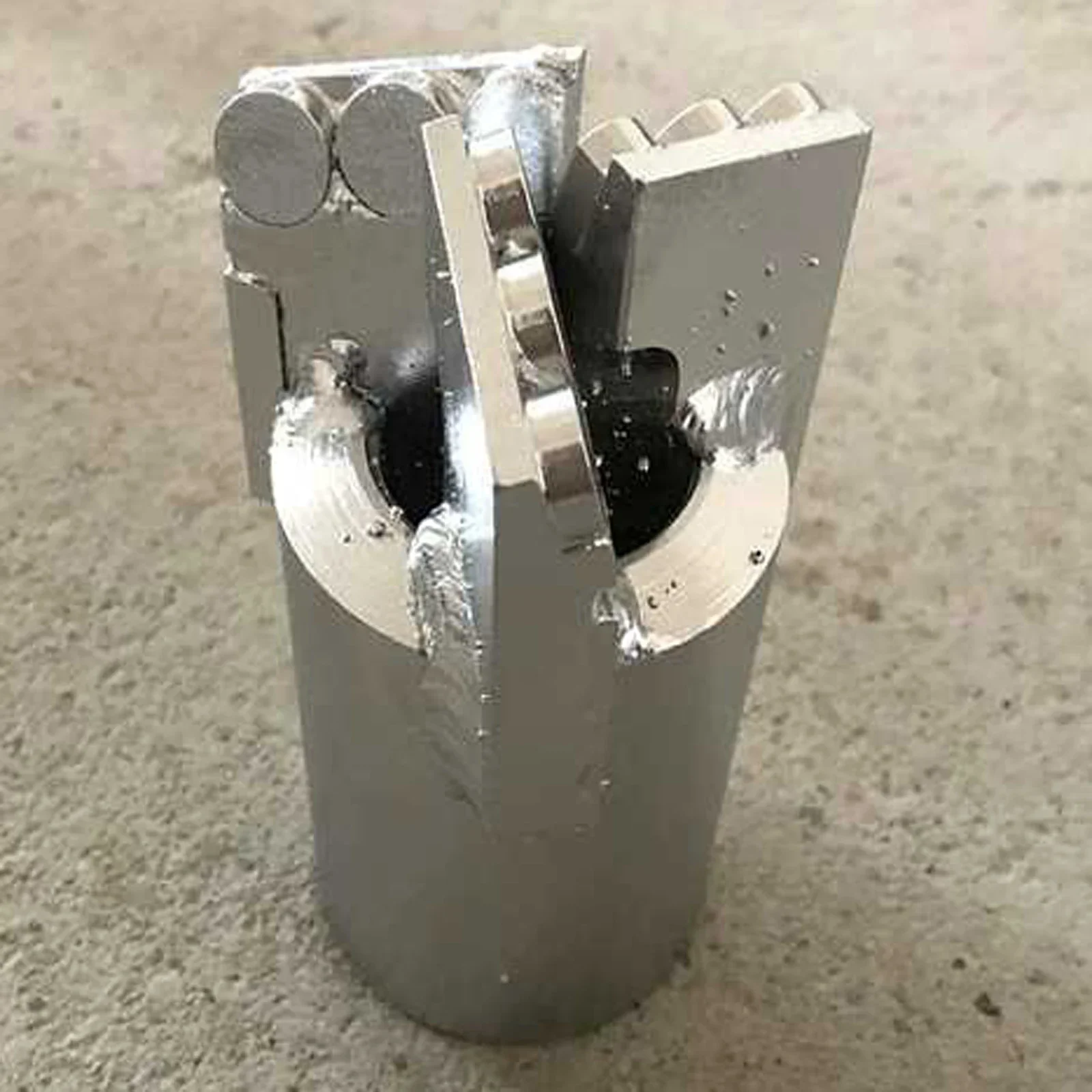 Water-Drop Rock Geology Coalfield Diamond Pdc Трехкрыльная вогнутая композитная деталь Водяная бита