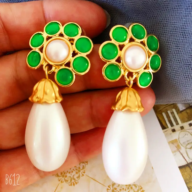 

Серьги 22 в новом стиле темпераментного дизайна