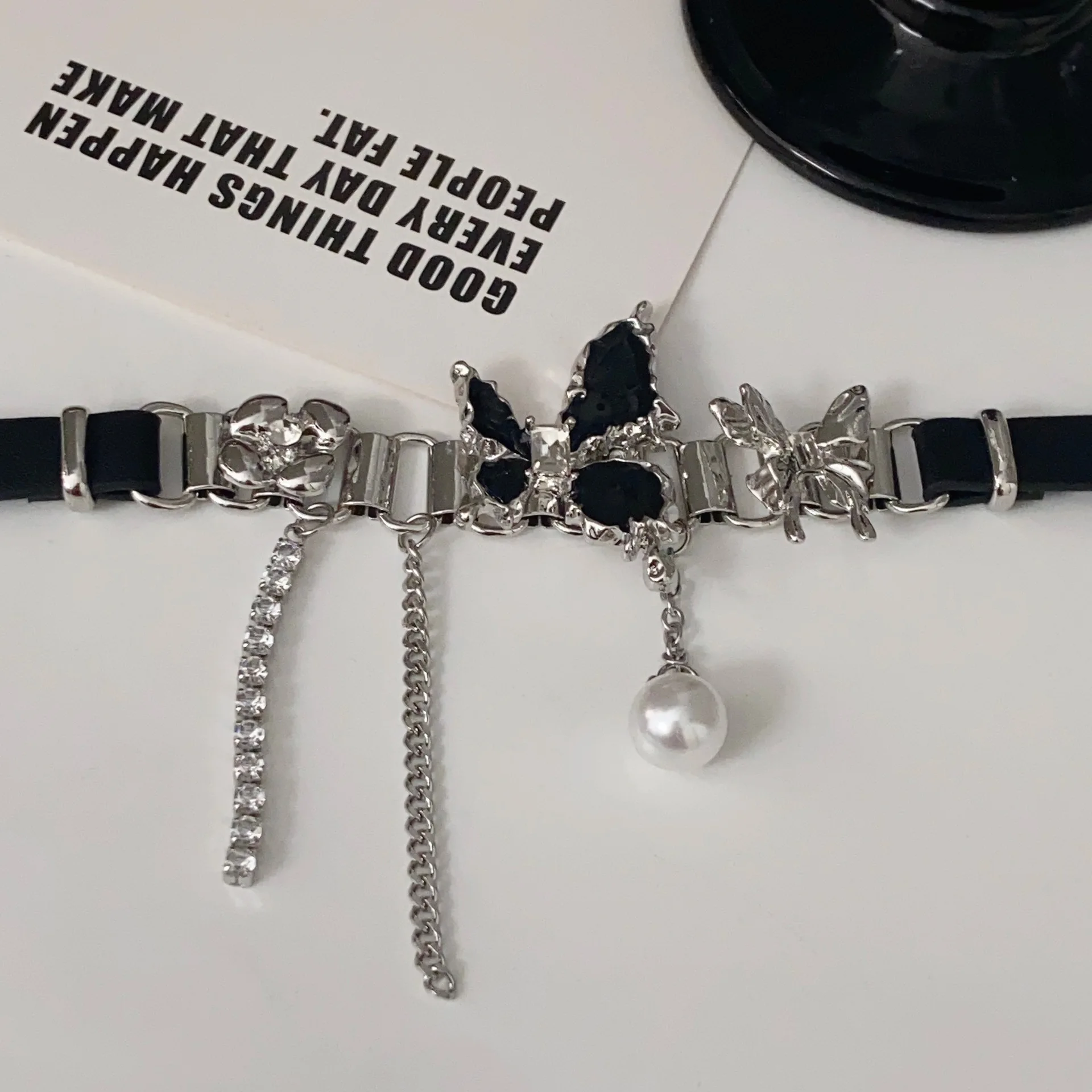 Замшевое ожерелье