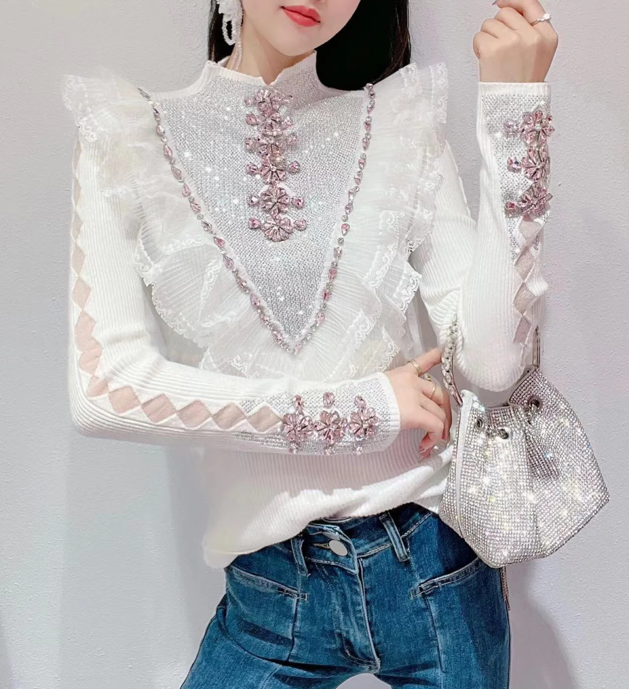 

Small sense of design, heavy industry, diamond inlaid sweater, women's new lace ruffle bottoming top in autumn and winter 2022