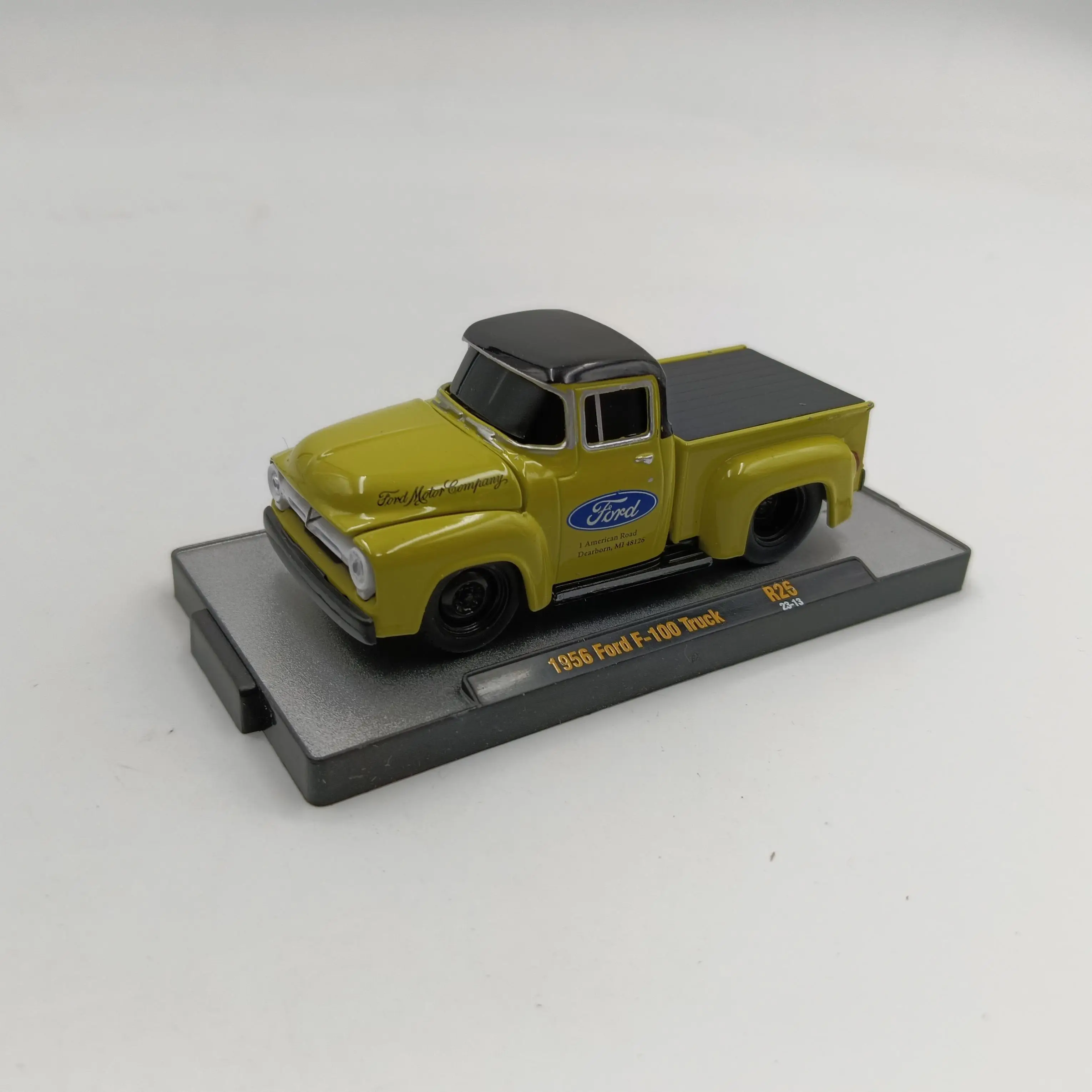 M2 Machines 1/64 1956 Ford F-100 Truck Alloy car model toy rare collection
