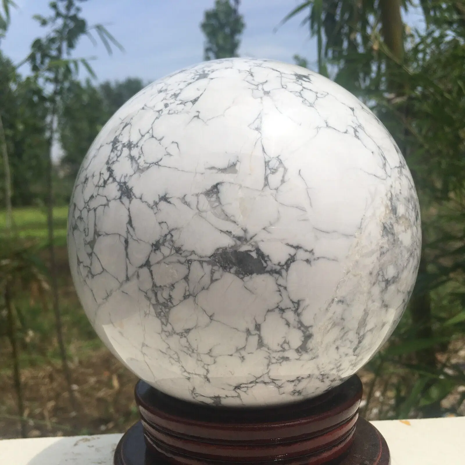 Натуральная сферическая лампа Howlite