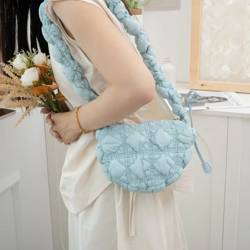 

2023 New Cloud Bag Women's Bag Korean Version Small Puff Fold Underarm Bag Casual Trendy One Shoulder Cross Shoulder Dumpling