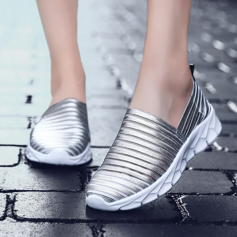 Fashion Light Casual Slip on Women's Vulcanize Shoes Breathable Air Mesh Soft Women Shoes Outdoor Walking Women's Flat Shoes 41