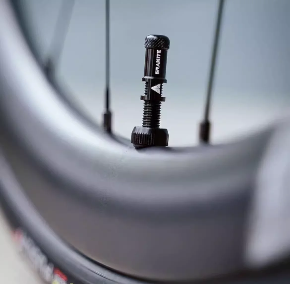 Комплект бескамерных клапанов крышка клапана состоит в качестве инструмента для