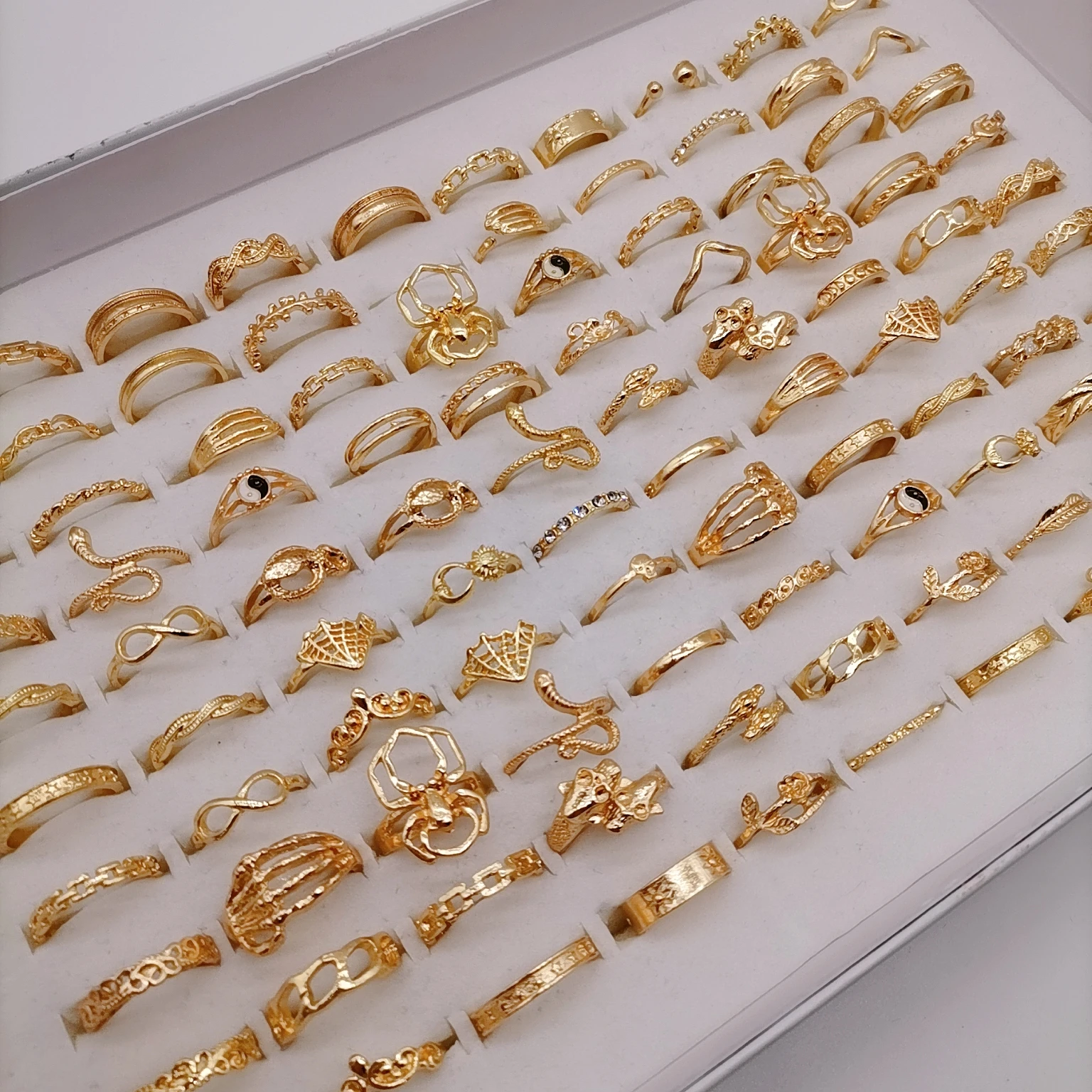 

30pcs/Lot Wholesale New Jewelry Retro Rings for Women Gem Golden Snake Bohemian Party Girl Set Joint Ring Wedding Love Gift