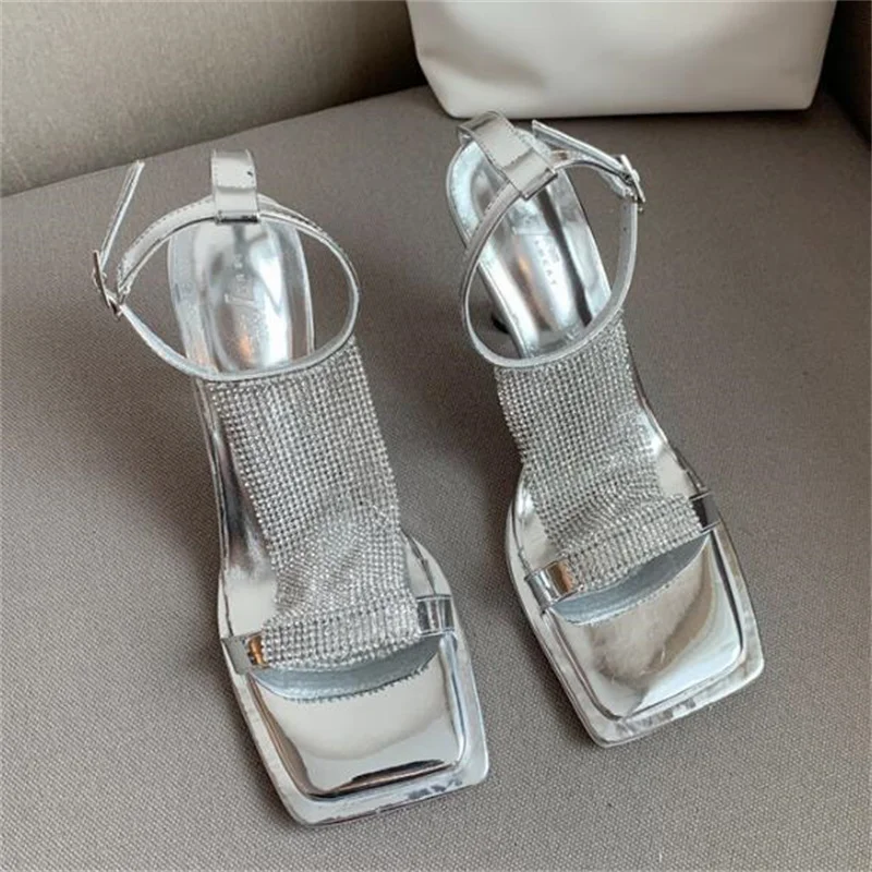 

Женские босоножки Стразы с пряжкой «одно слово», сандалии на шпильках с квадратным носком, модная выразительная обувь со сверкающими брилл...