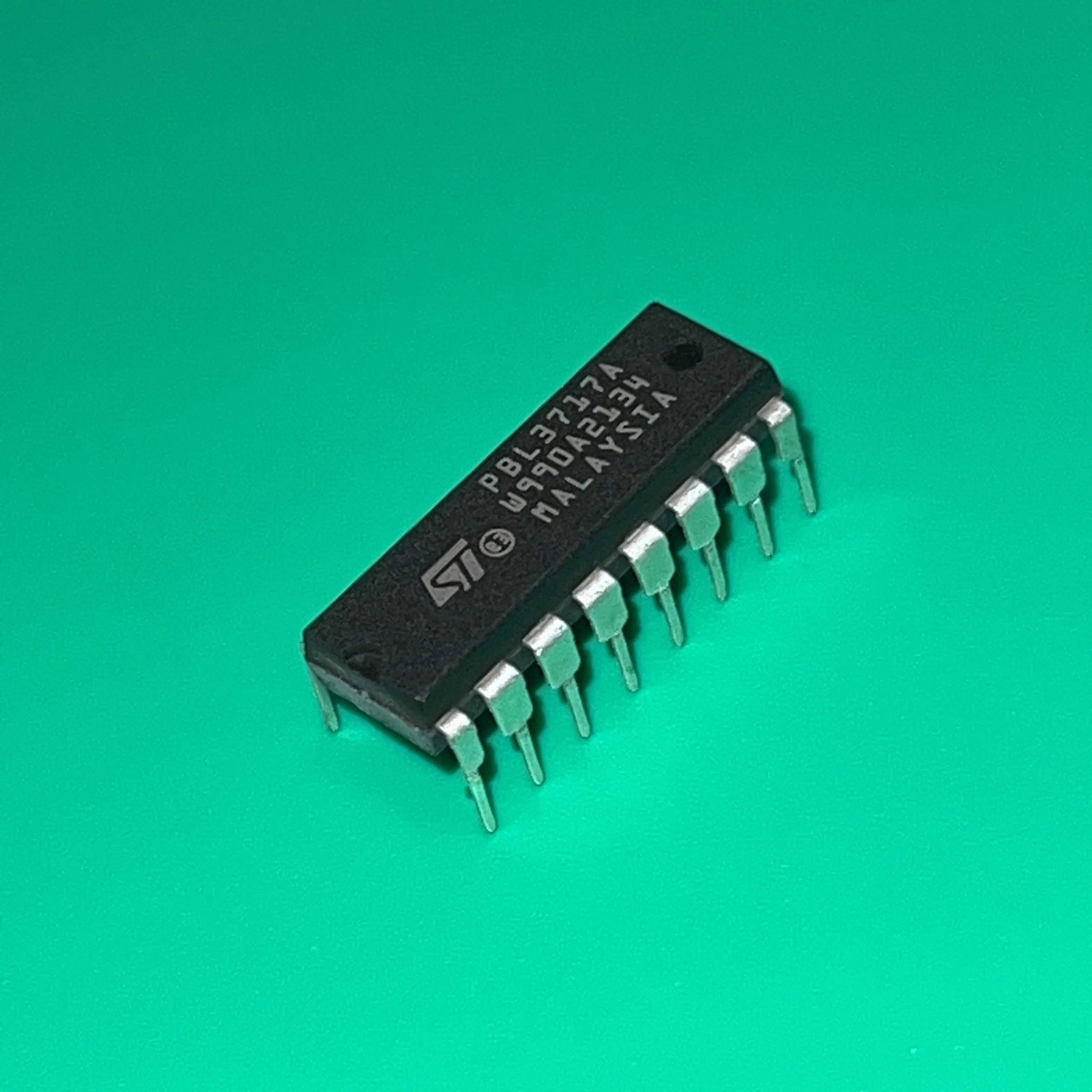 

5pcs/lot PBL3717A DIP16 PBL 3717 A IC MOTOR DRIVER PAR 16DIP E-PBL3717A EPBL3717A PBL3717 3717A P8L3717A L3717