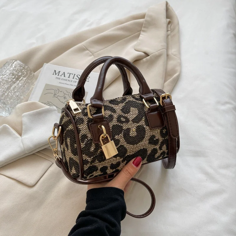 

Сумка-мессенджер Miss, модная сумочка-цилиндр на плечо, ручная ретро-сумка с алмазной текстурой и леопардовым принтом, Женская Бостонская под...