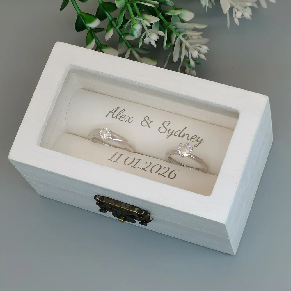 

Деревянная персонализированная коробка для обручальных колец