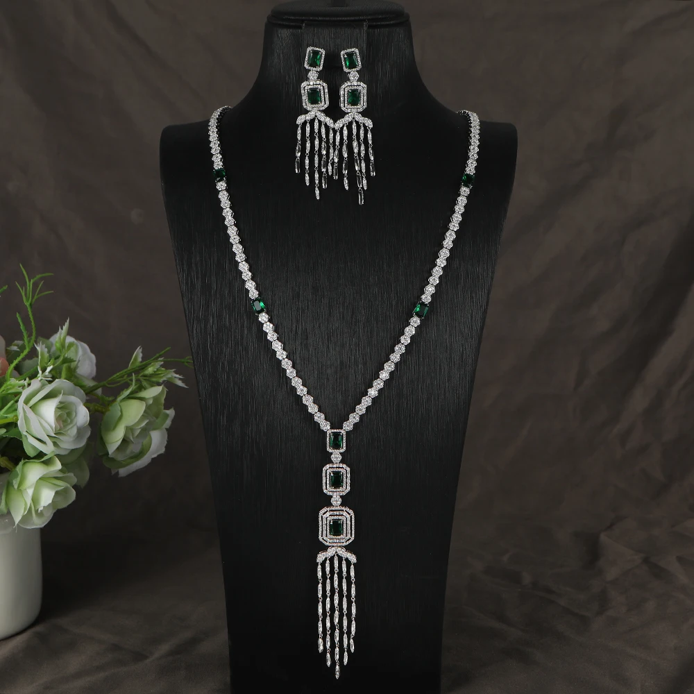 Роскошные и модные женские серьги с геометрической бахромой кристаллами