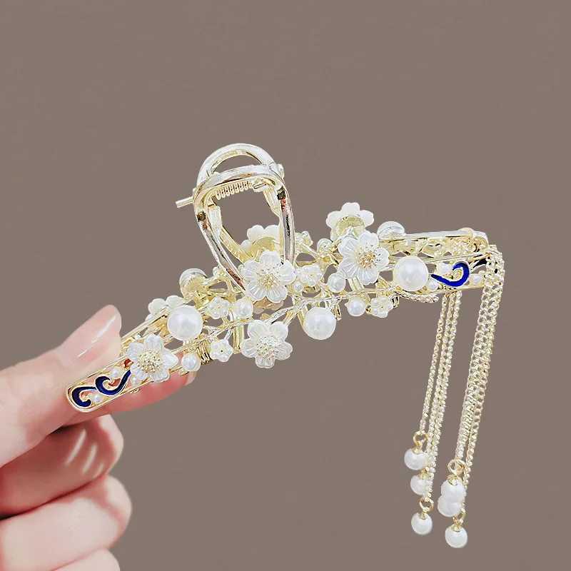 

Новинка 2022 Ретро Жемчужный Цветок кисточка большой захват зажим корейский большой захват для Волос акула аксессуары для женщин