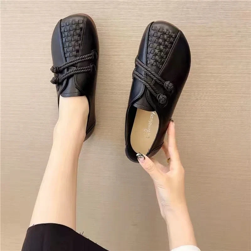 

2022 Spring New Leather Flats Woman Wide Fit Granny Bigfoot Shoes Designer Double Rope Chinese Frog Round Toe Loafers Black