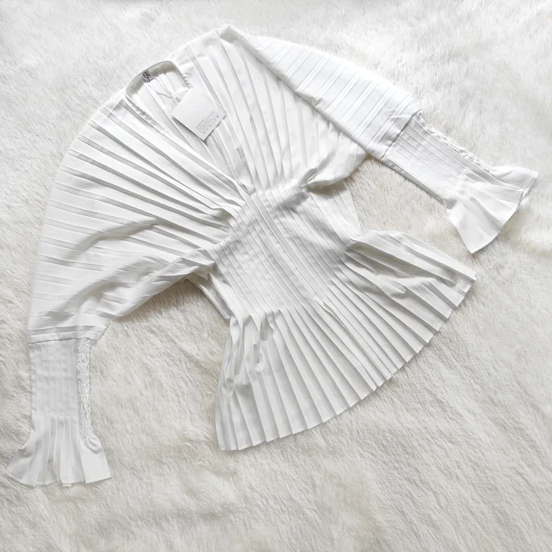 Элегантная женская Свободная белая плиссированная рубашка с V-образным вырезом