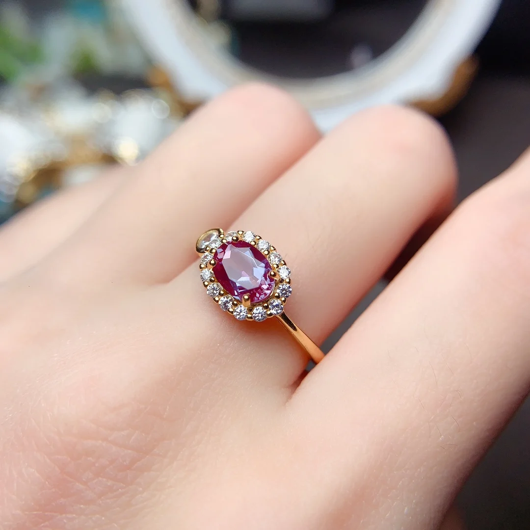 

Женское кольцо из серебра 925 пробы с Александровым камнем