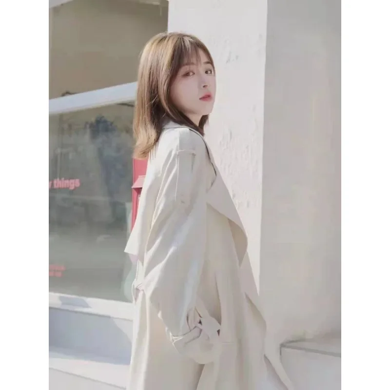 Женский Длинный тренчкот элегантный белый в индивидуальном стиле весна-осень 2024