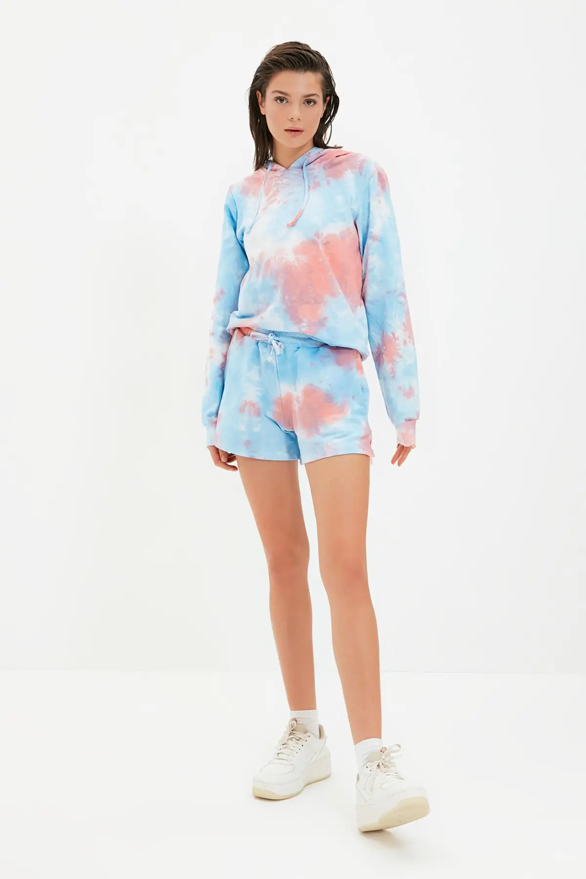 

Trendyol Batik Pattern Örme Shorts & Bermuda TWOAW22SR0017