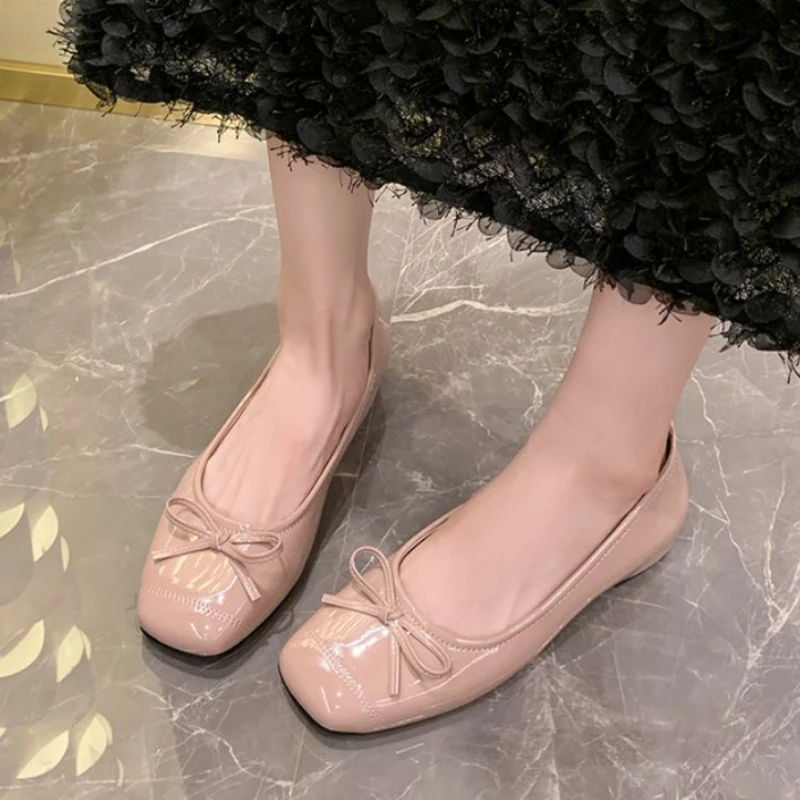 Женские лакированные балетки в стиле ретро с бантом Осенние повседневные туфли