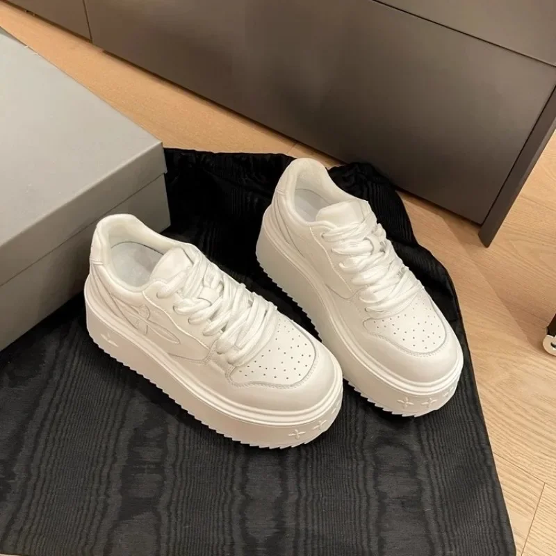 Кроссовки женские кожаные толстая подошва круглый носок повседневная удобная