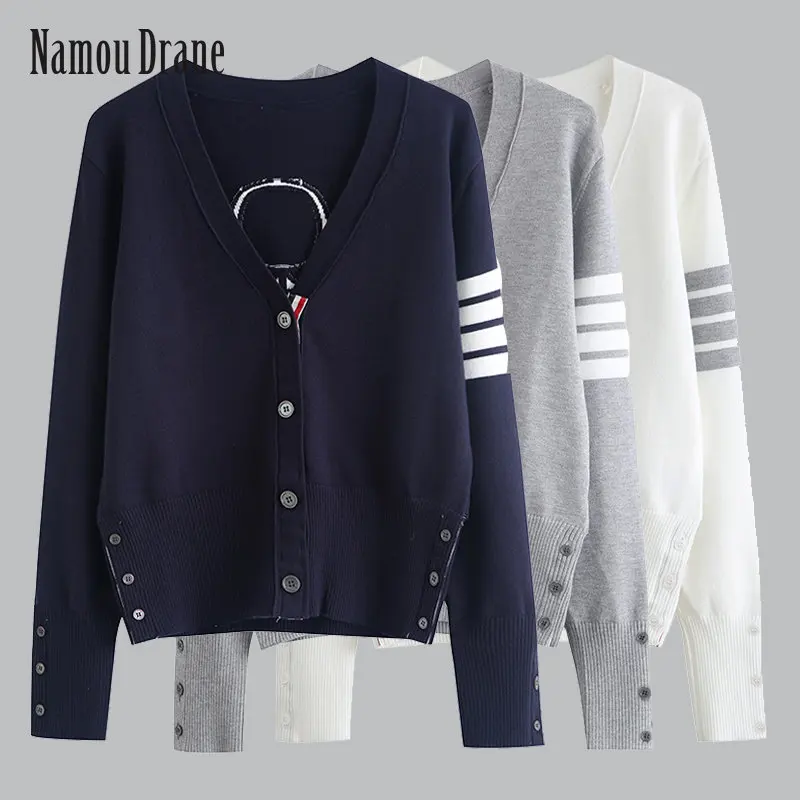 

Namou Drane Autumn/Winter 2022 New Matching Figure Back Jacquard V-neck Striped Sleeve Knit Sweater Jacket Cardigan