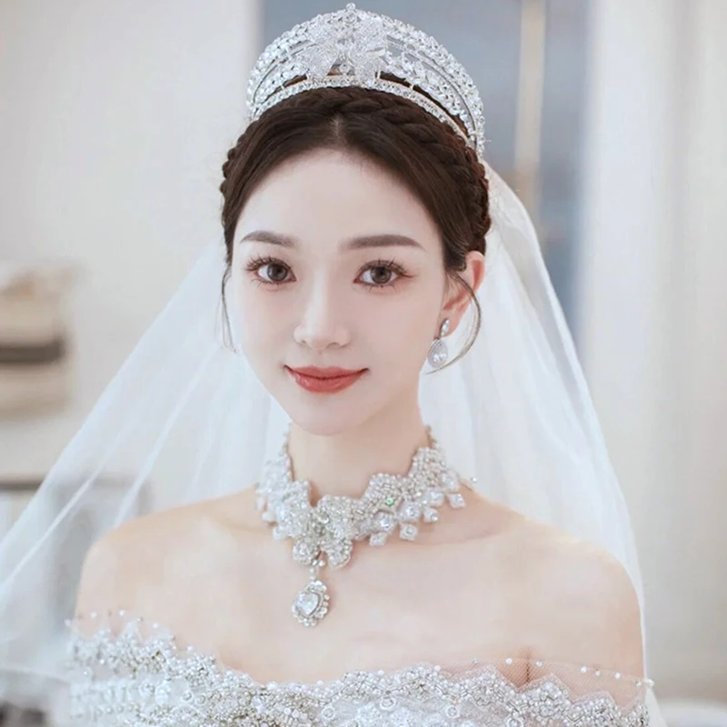 

Exquisite silver rhinestone butterfly semicircle crown bride wedding headdress birthday party sample piece with makeup crown