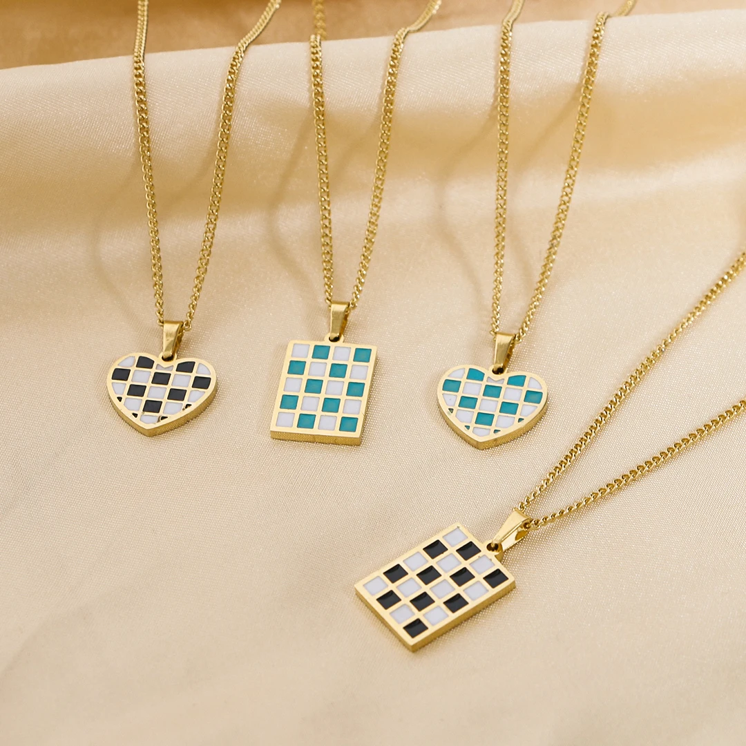 

Trendy Jewelry 18k Gold Plated Stainless Steel Black White Checkerboard Geometric Heart Pendant Necklace For Women