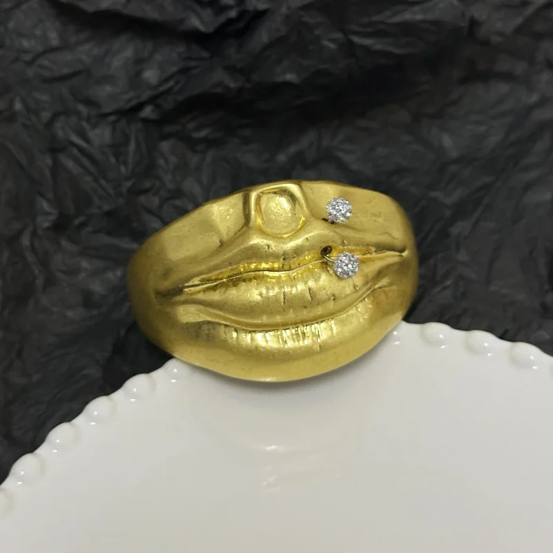 Нишевый дизайн преувеличенный металлический браслет с большими губами широкая