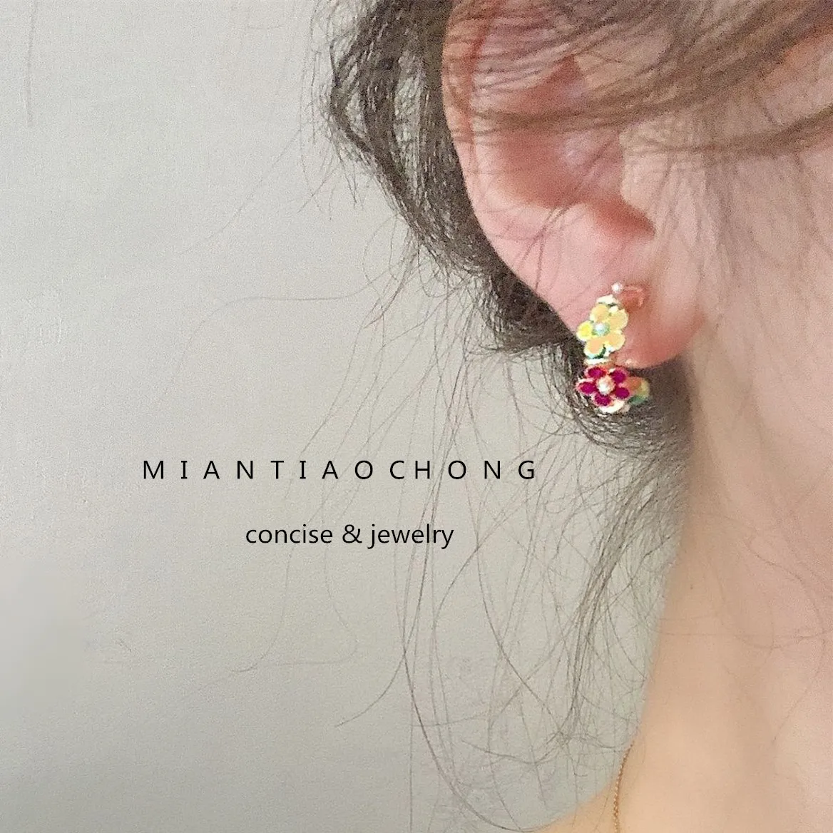 

South Korea S925 Silver Needle Contrast Color Small Flower Flower Sequin Earrings Earrings Earrings Girl Mori Ins Sweet