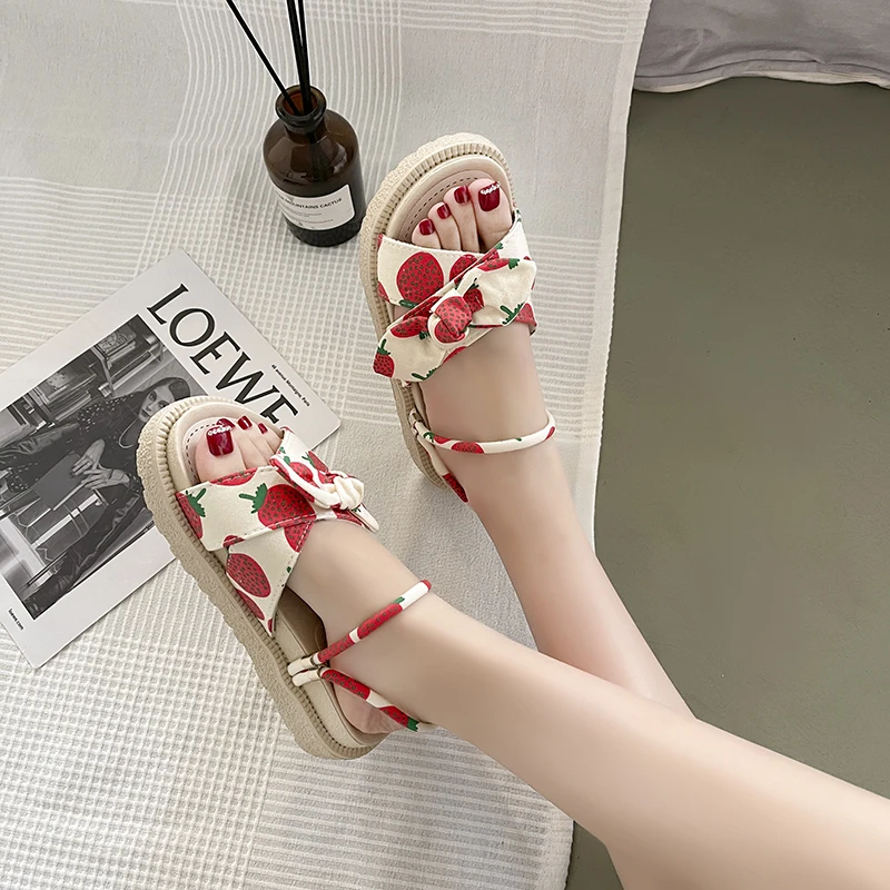 

New Flat Shoes Female Cartoon Slippers Casual Slides Platform Slippers Women's Luxury Beach Summer Sexy Slipper Fashion Sandals