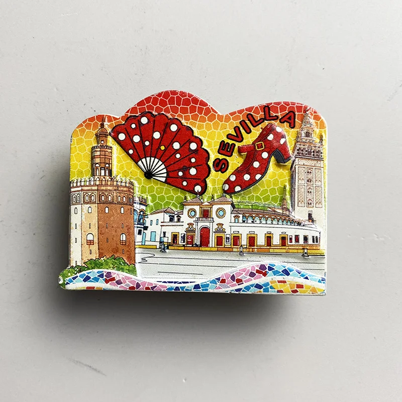 Туристические сувениры в виде холодильника Севилья