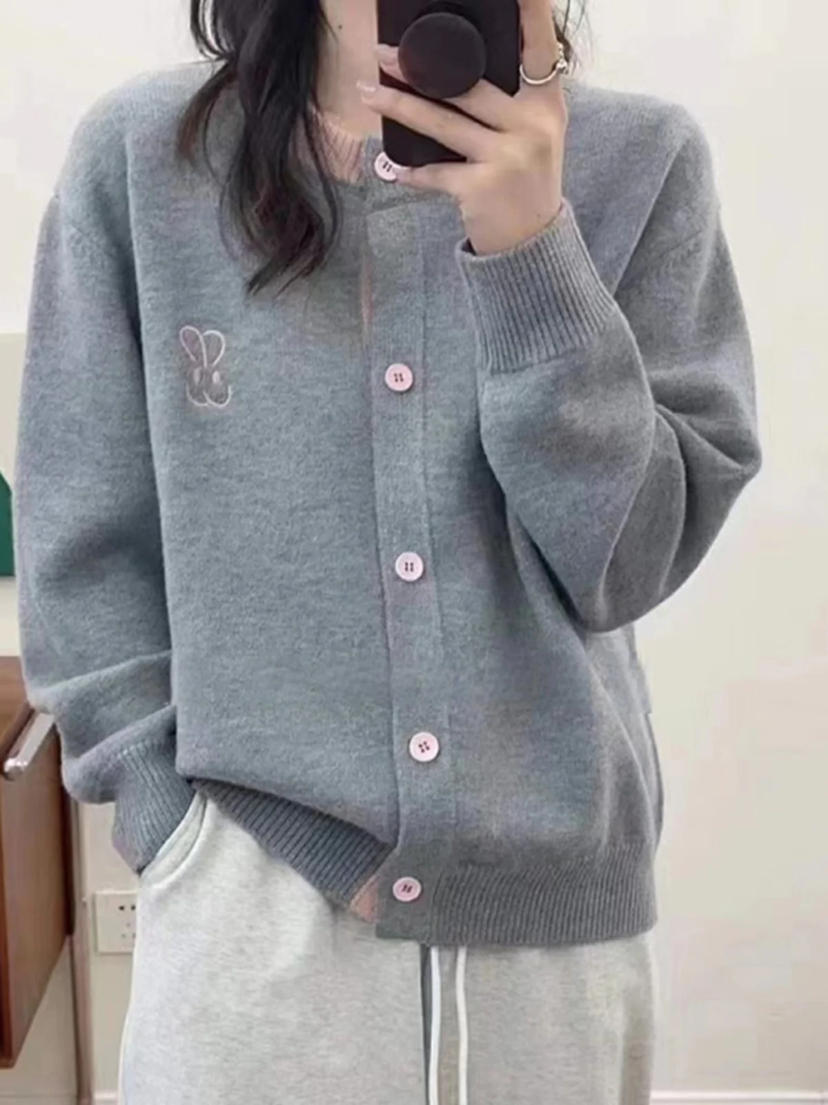 Весна и осень 2024 новая женская одежда серый свитер вязаный кардиган верхняя