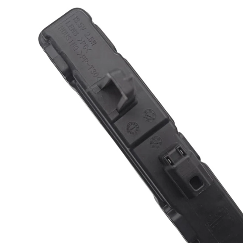 Задний стоп-сигнал для Mazda 3 Sedan 2014-2018 B45A51580A