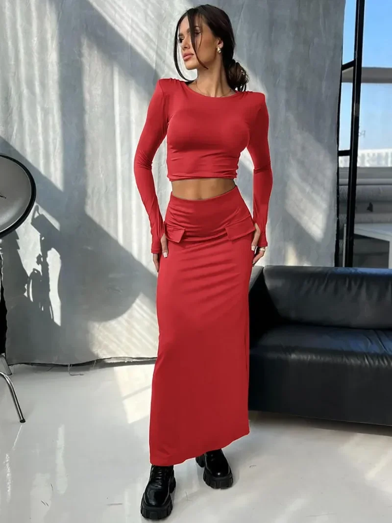 Женский наряд укороченный топ с круглым вырезом и длинными рукавами футболка